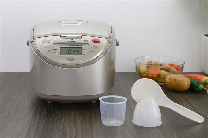 Nồi cơm cao tần Toshiba 1.8 lít RC-18RH(CG)VN