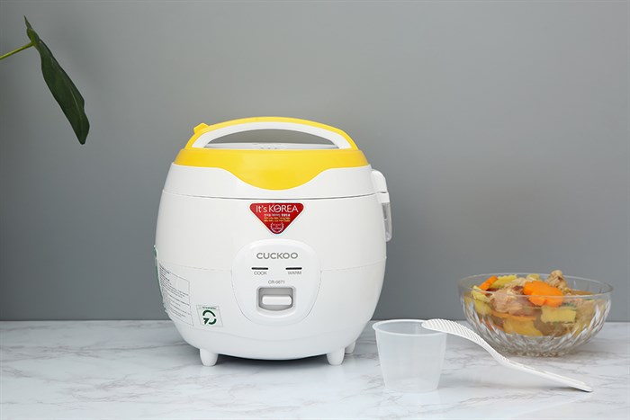 Nồi cơm nắp gài Cuckoo 1.08 lít CR-0671